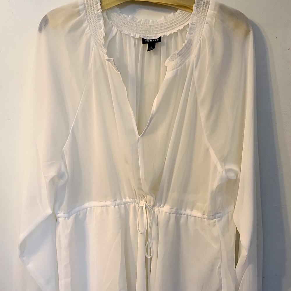 New Torrid Sz 2 White Baby Doll Blouse